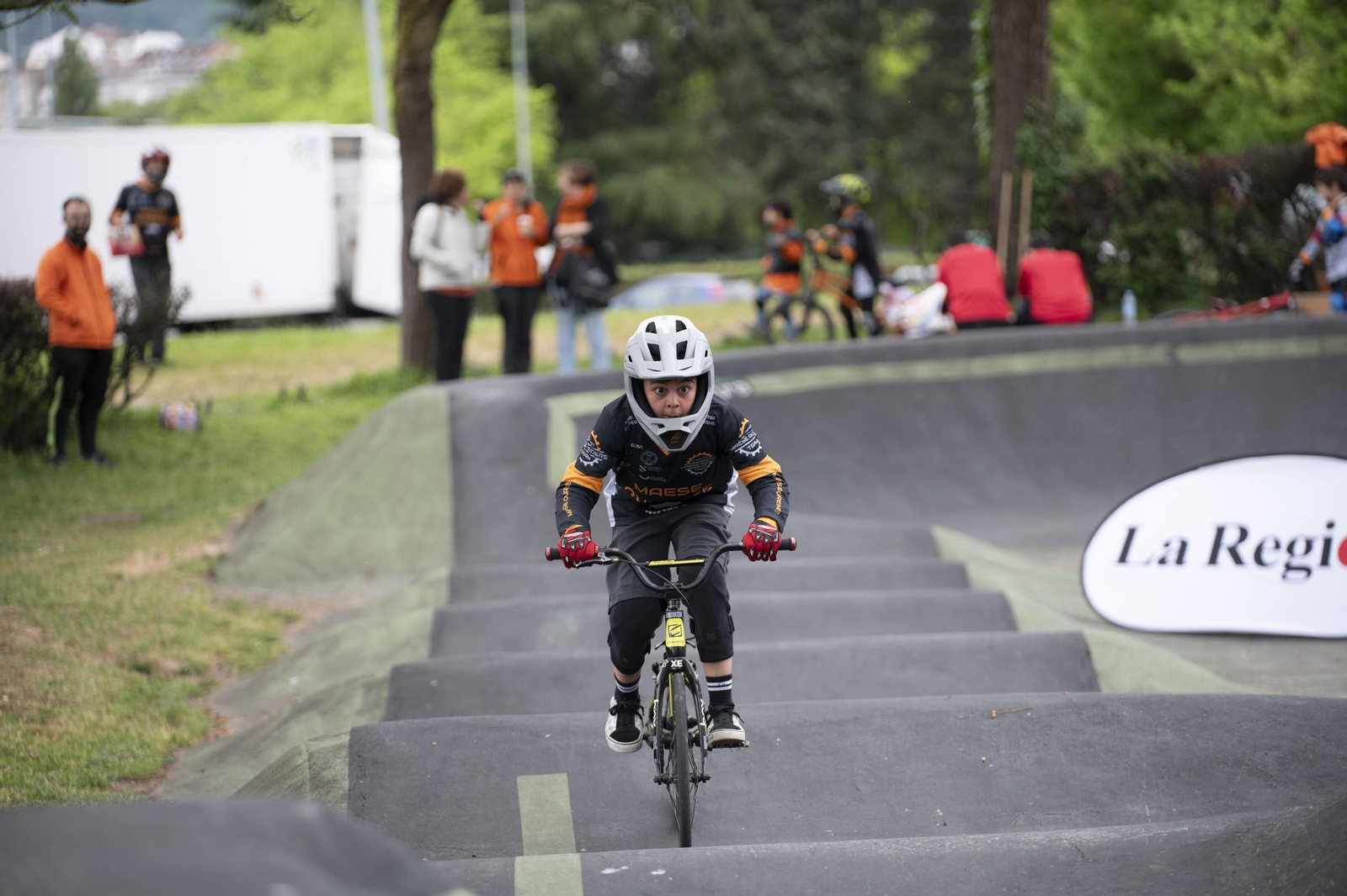 Galería | +Deporte La Región impulsa el pumptrack en Ourense de la mano de Maese Riders