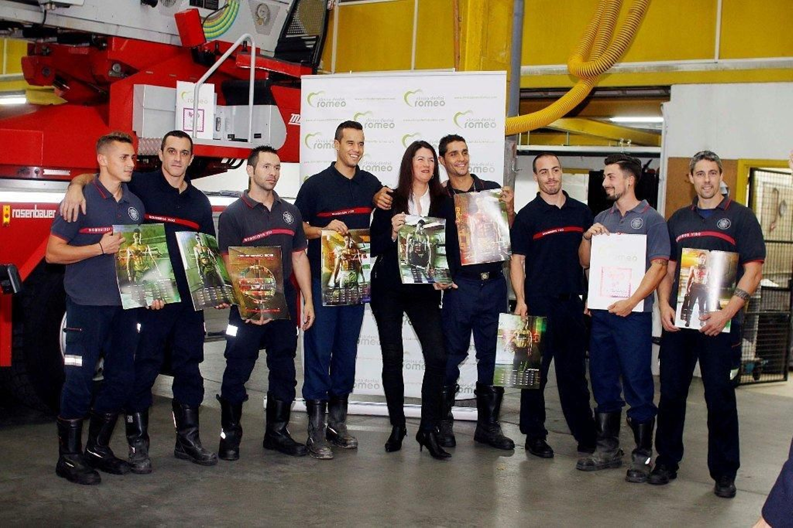 Calendario solidario de los bomberos de Vigo Foto JV Landín 13