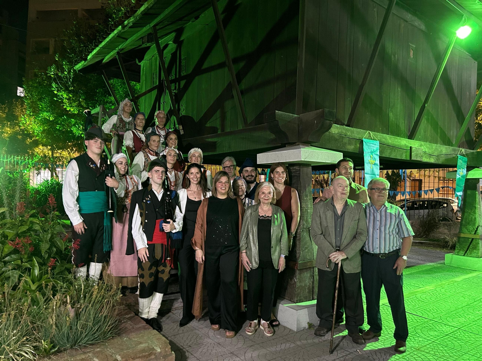 Última velada de Gimena Llamedo junto a usuarios del Centro Asturiano de La Plata