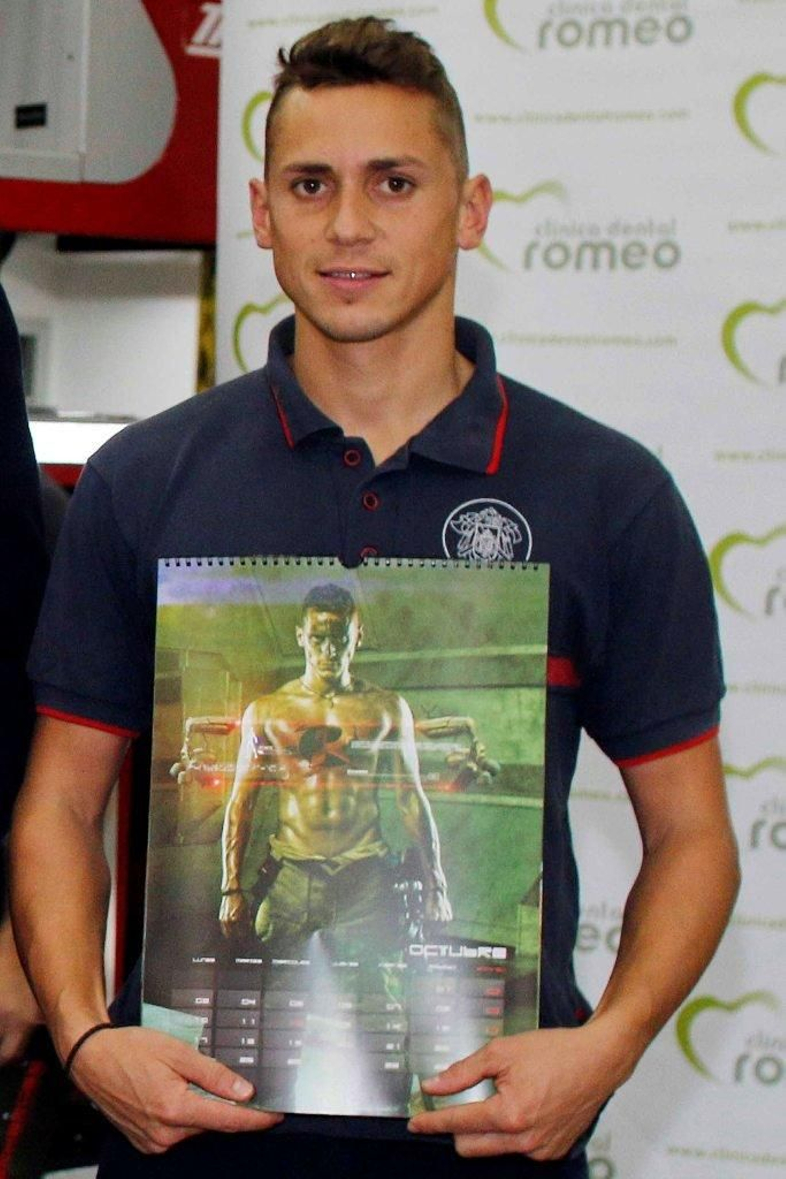 Calendario solidario de los bomberos de Vigo Foto JV Landín 03