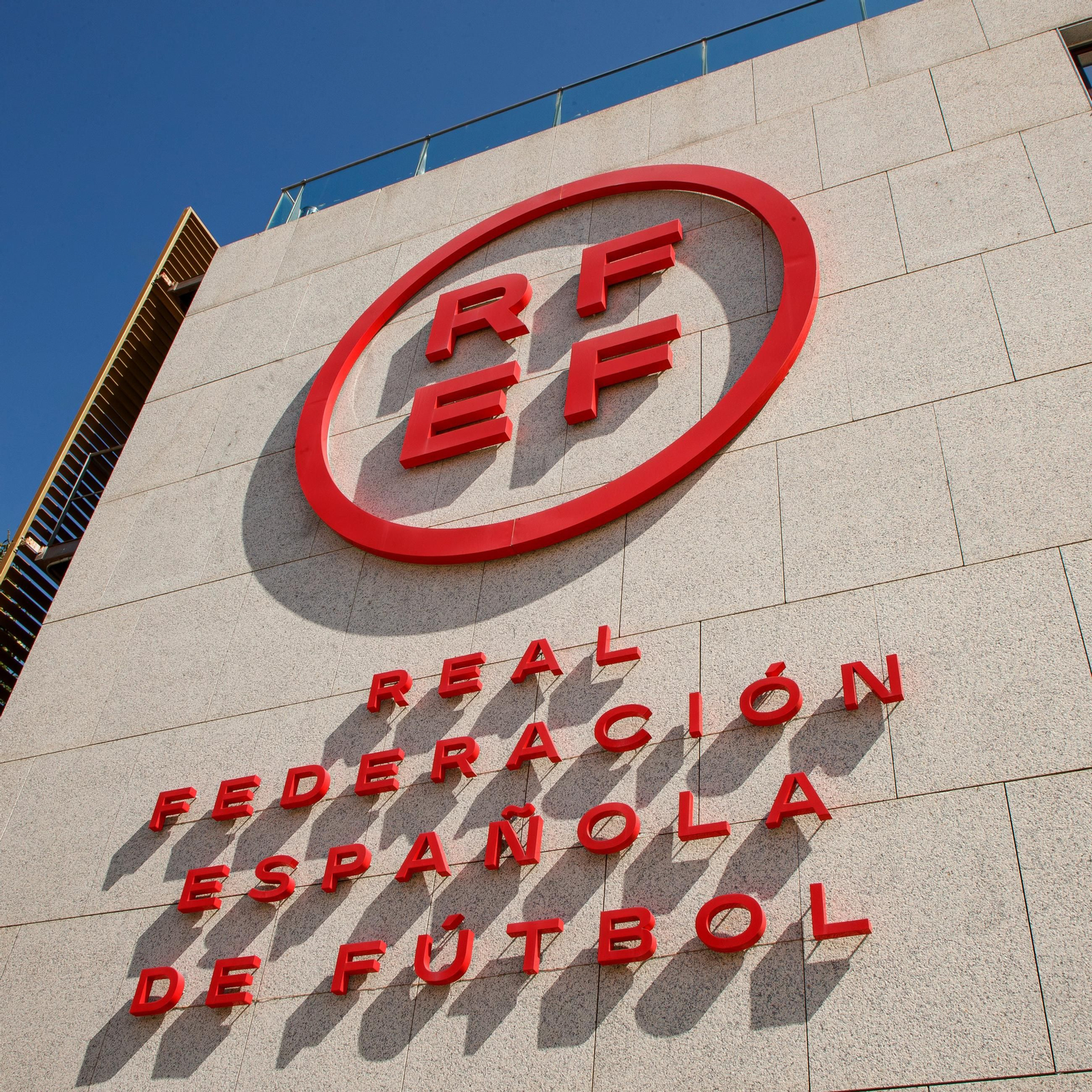 Louzán habló ayer de Vigo en la Asamblea de la Federación Española.