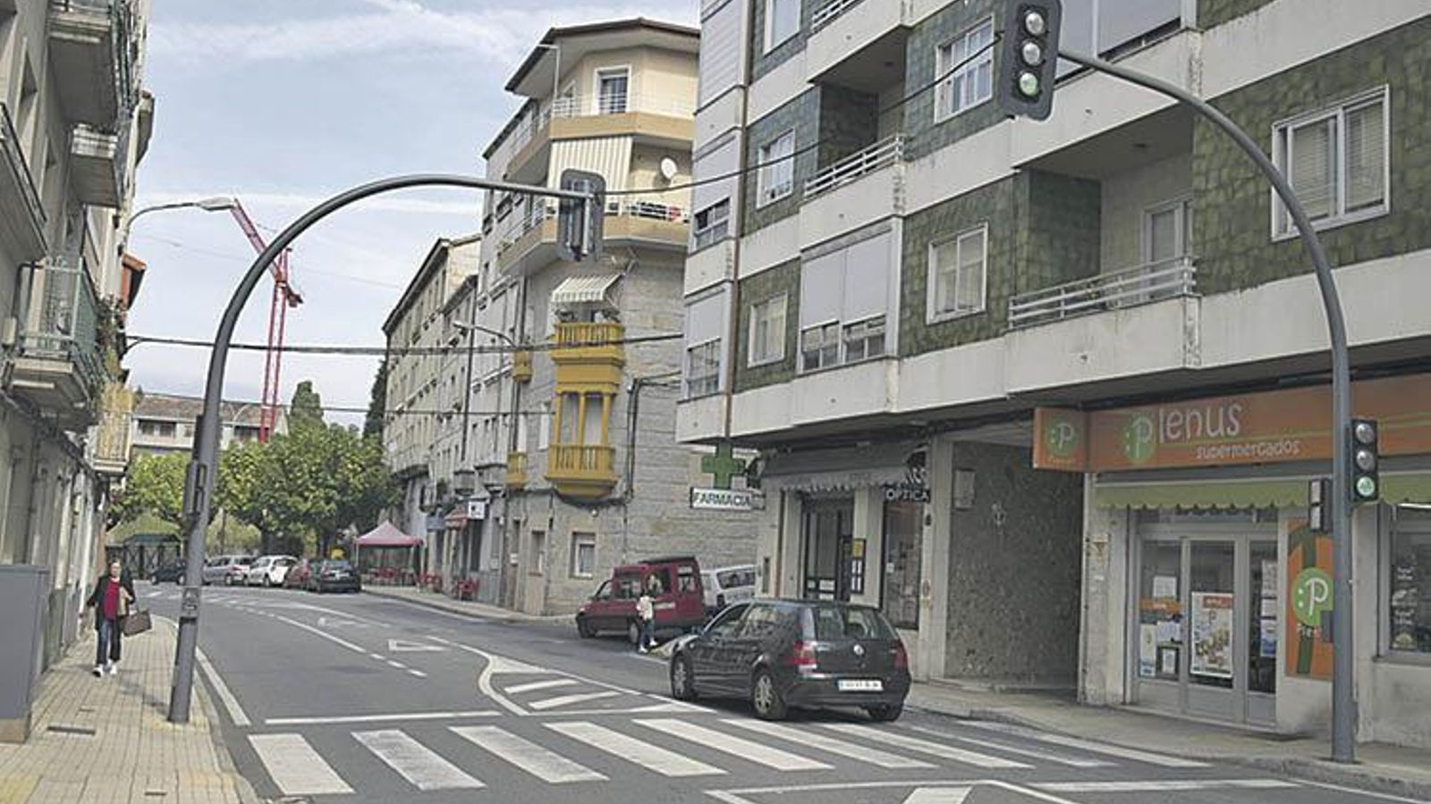 Zona del atropello de ayer, a la altura del número 25, donde el Concello elevará el paso.