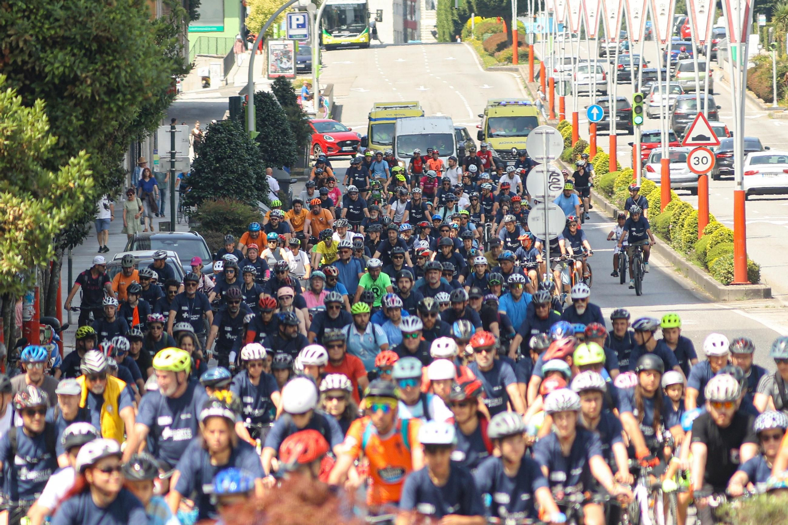 Galería | El ciclismo toma Vigo con la primera edición del Día de la Bici de Atlántico