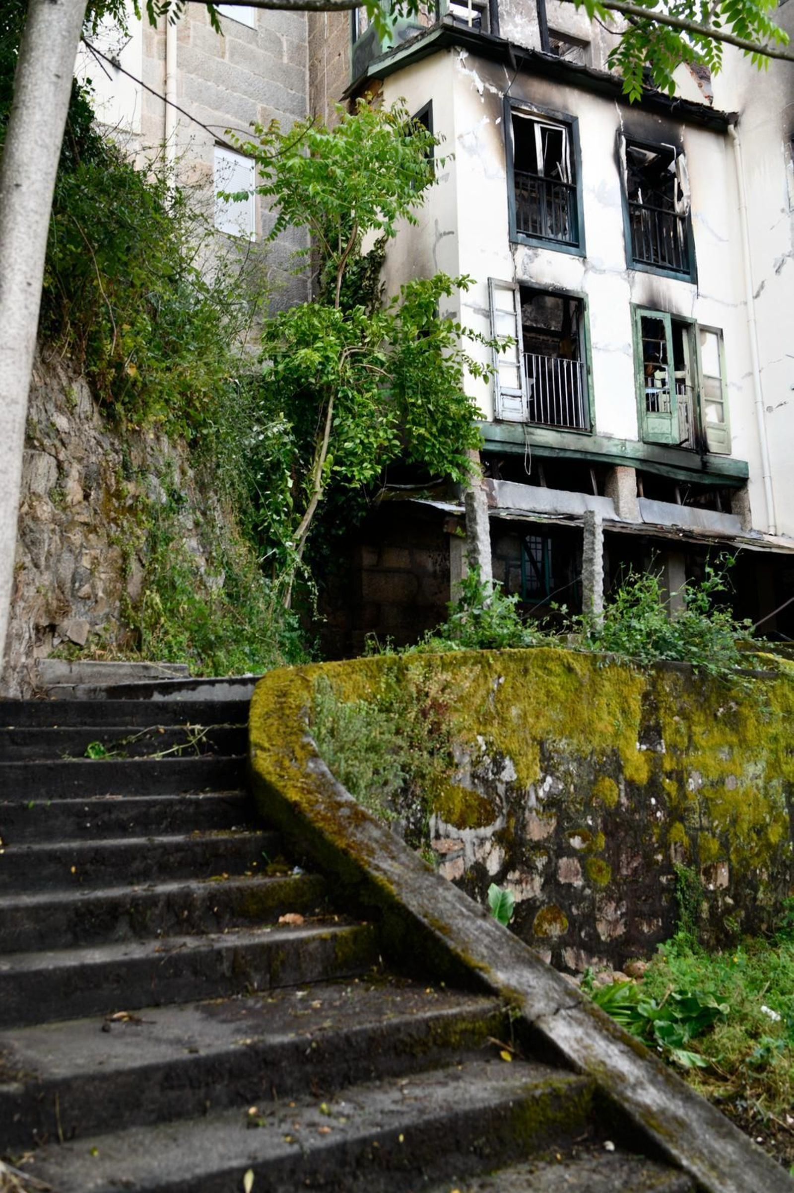 Galería | Así quedó la antigua Casa de Baños de Ourense tras el incendio