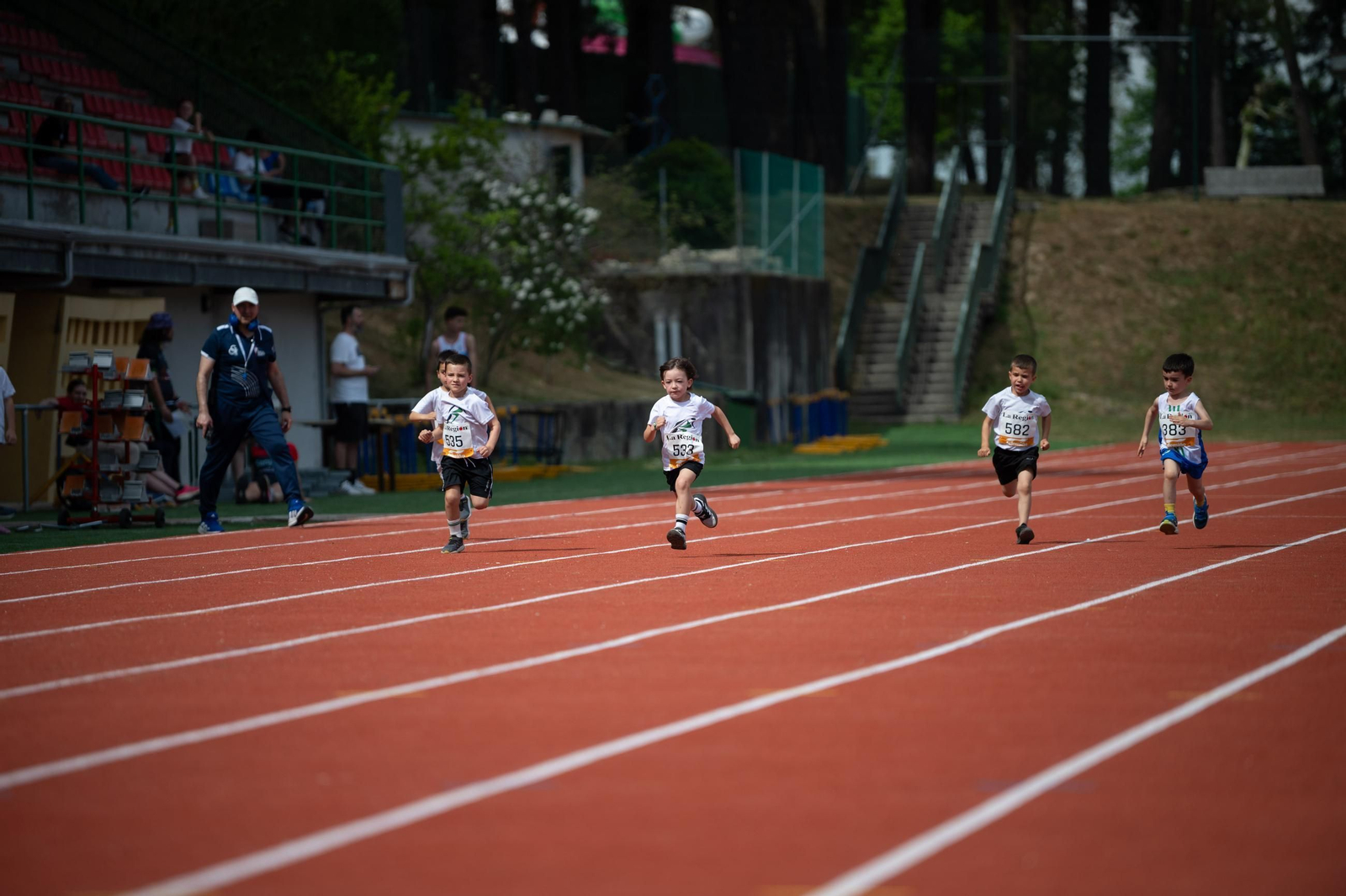 Galería | El atletismo ourensano disfruta en el 1er Trofeo Germán González