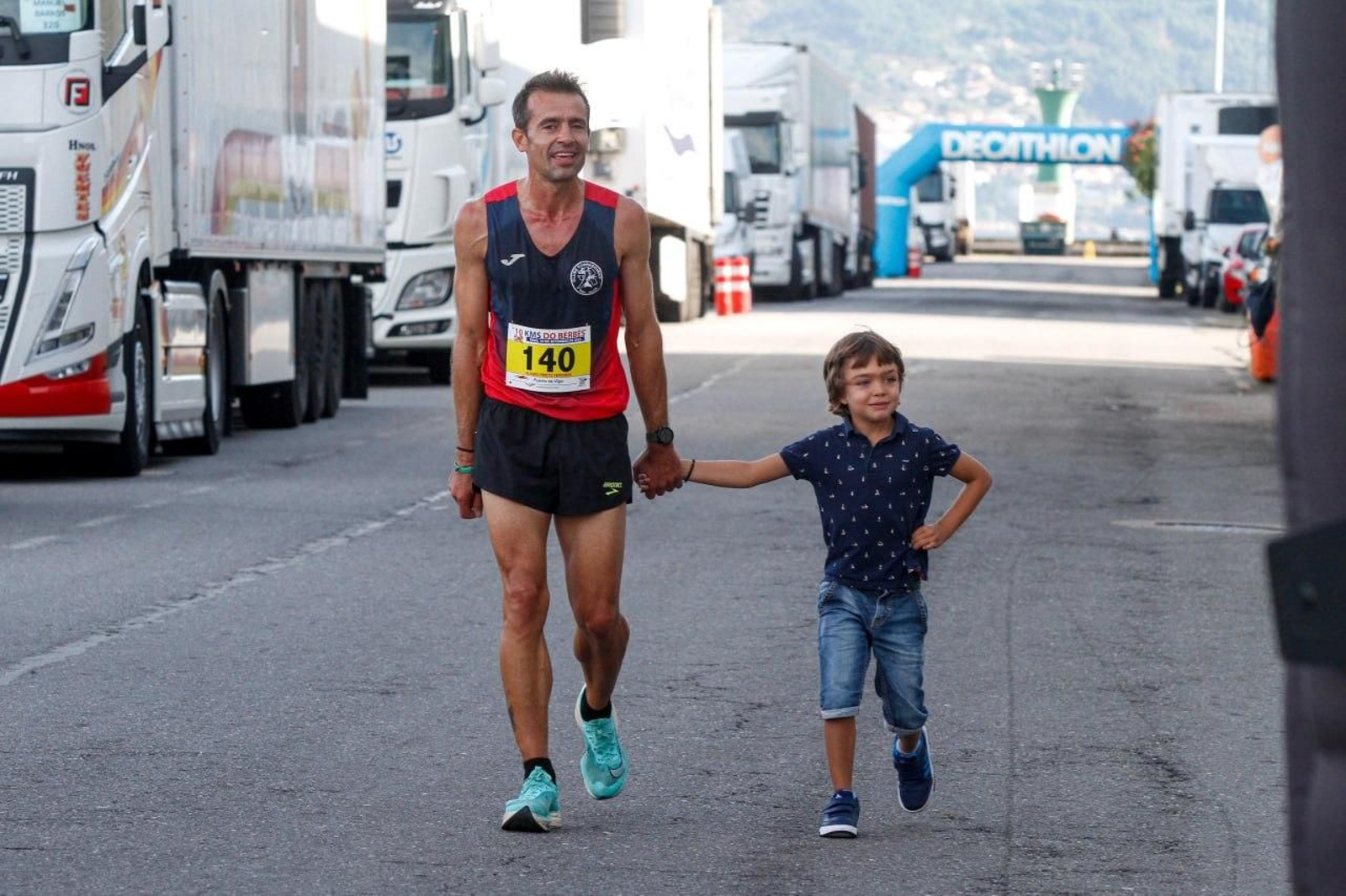 Popular carrera de 10km de O Berbés. // Jorge Santomé