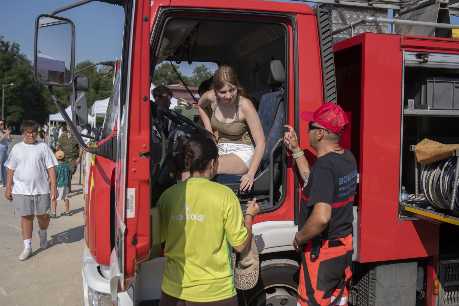 Galería | Los niños toman Ponte Noalla en una gran exhibición de policías, bomberos y Guardia Civil, en fotos