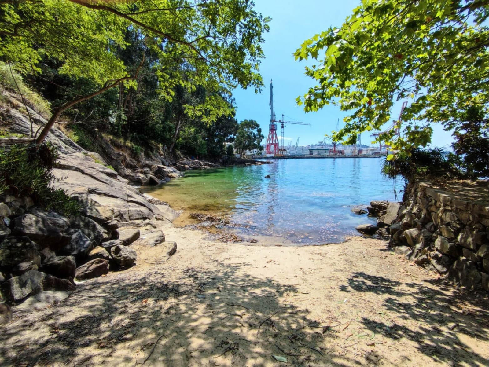 La cala de A Manquiña, en A Guía, ayer, todavía sin bañistas.
