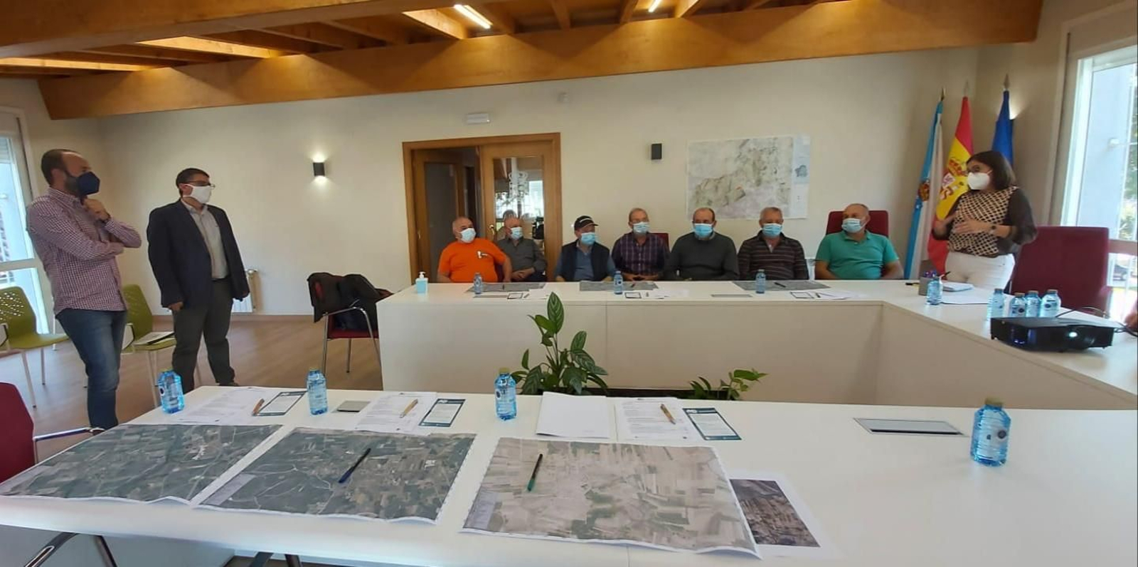 A reunión celebrouse na casa consistorial de Oímbra. (Foto: cedida).