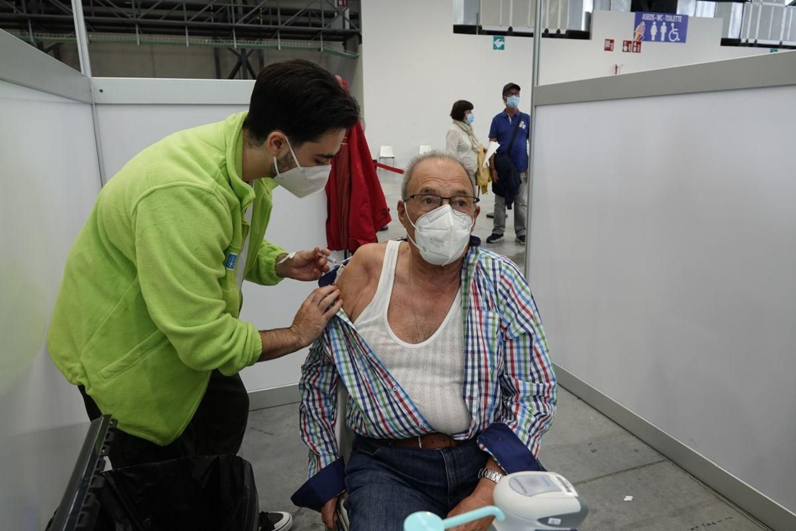 Buena parte de los mayores se vacunaron contra la gripe aprovechando la cita de la cuarta dosis del covid.