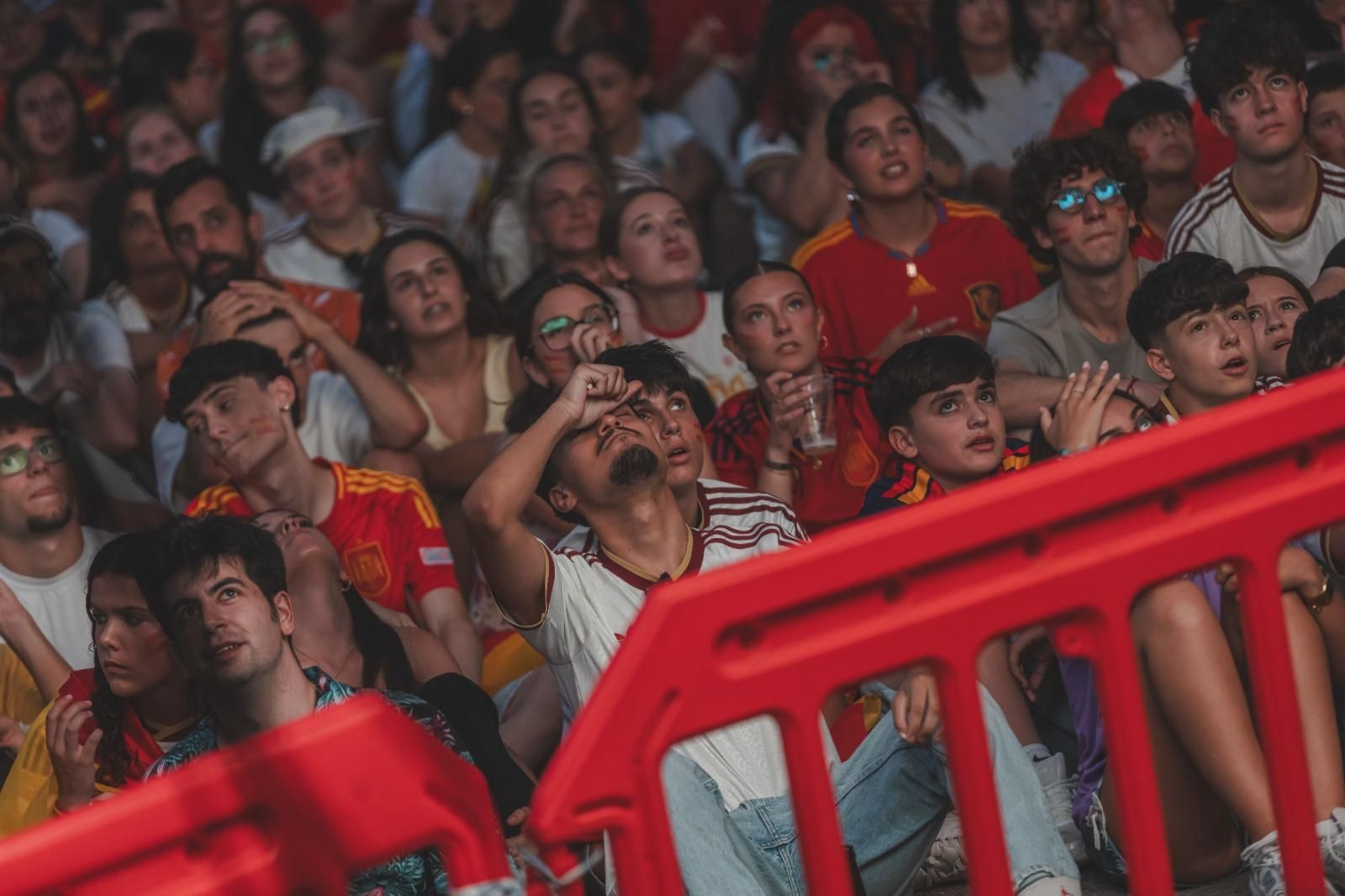 Galería | La ilusión por España en la semifinal tiñe de rojo la provincia de Ourense, en fotos