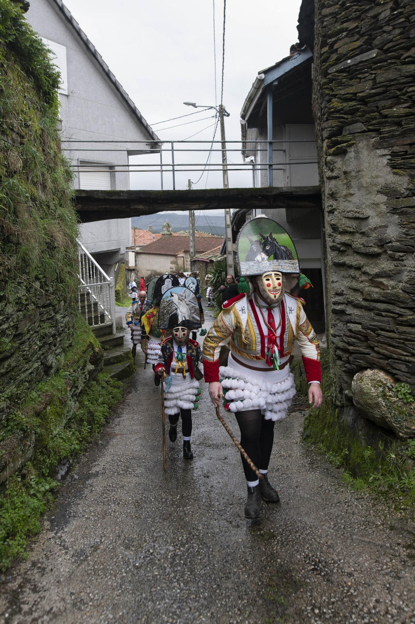 Galería | Los Felos llevan sus trastadas y travesuras a la sierra de Maceda