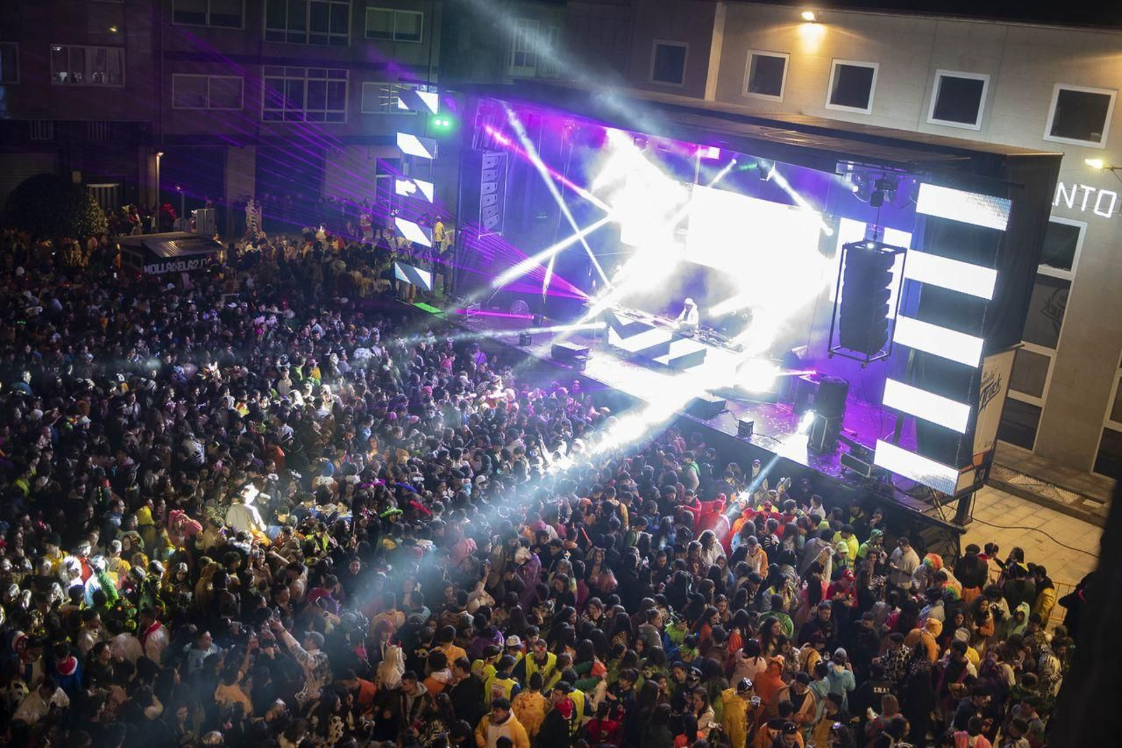 Petardazo en XInzo de Limia (Foto: Xesús Fariñas)