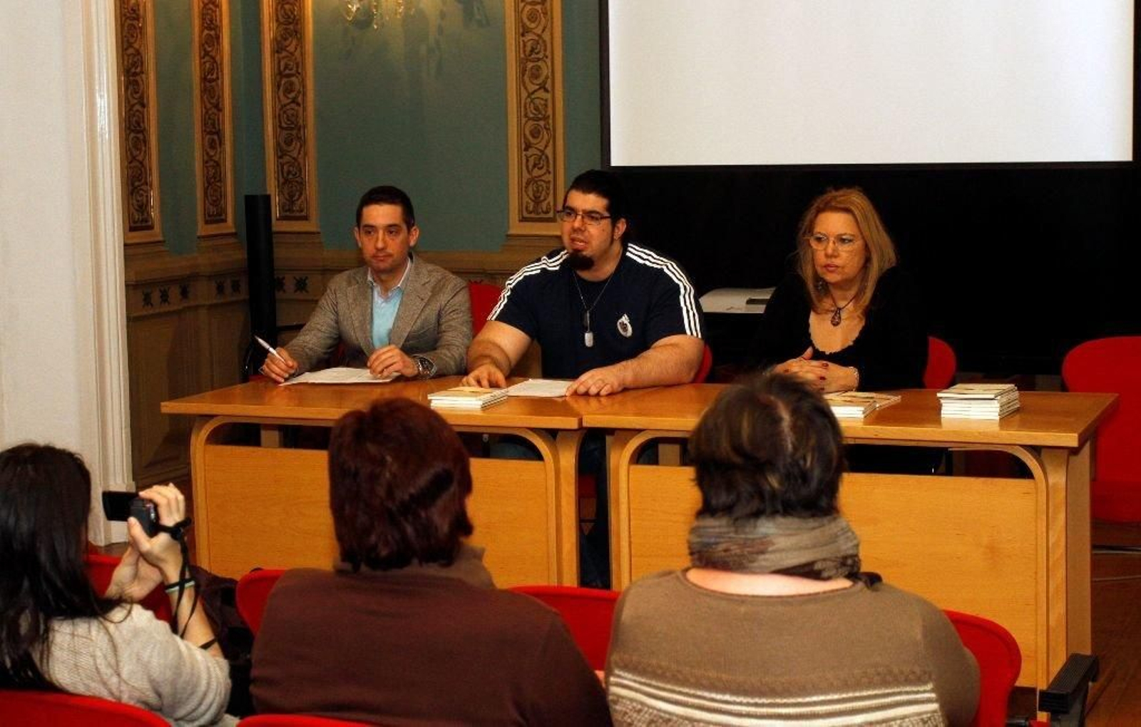 La Casa Galega da Cultura ofreció ayer un recital poético de distintos autores.