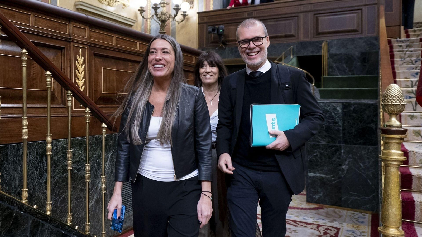 La portavoz de Junts en el Congreso, Miriam Nogueras, y el diputado de Junts Josep Maria Cruset a su llegada a una sesión plenaria.