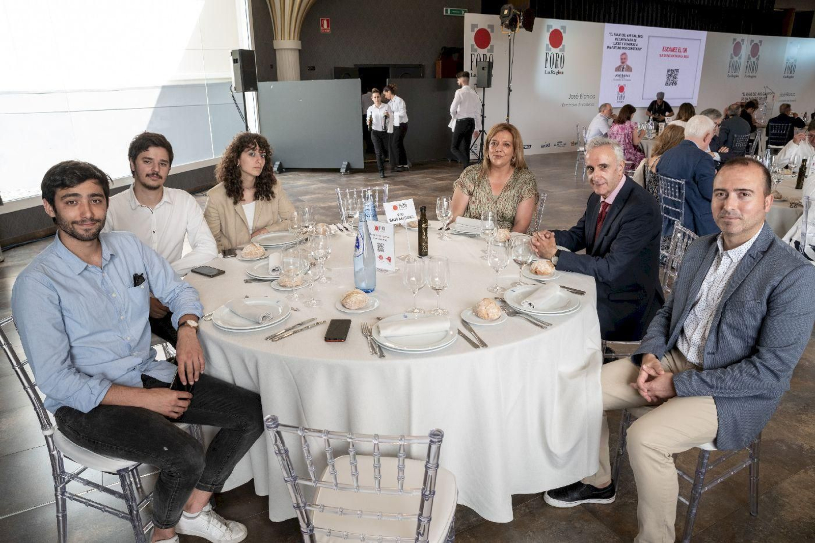 Río San Miguel:
Alfredo Teja (La Región), Sergio Conde (La Región), Patricia Casteleiro (La Región), Beatriz Domínguez (secretaria de acción sindical e traballo da executiva do PSOE), Juanjo Feijóo (La Región), Lalo Gómez (administrador de Sublime Deportes).
Foto: Óscar Pinal.