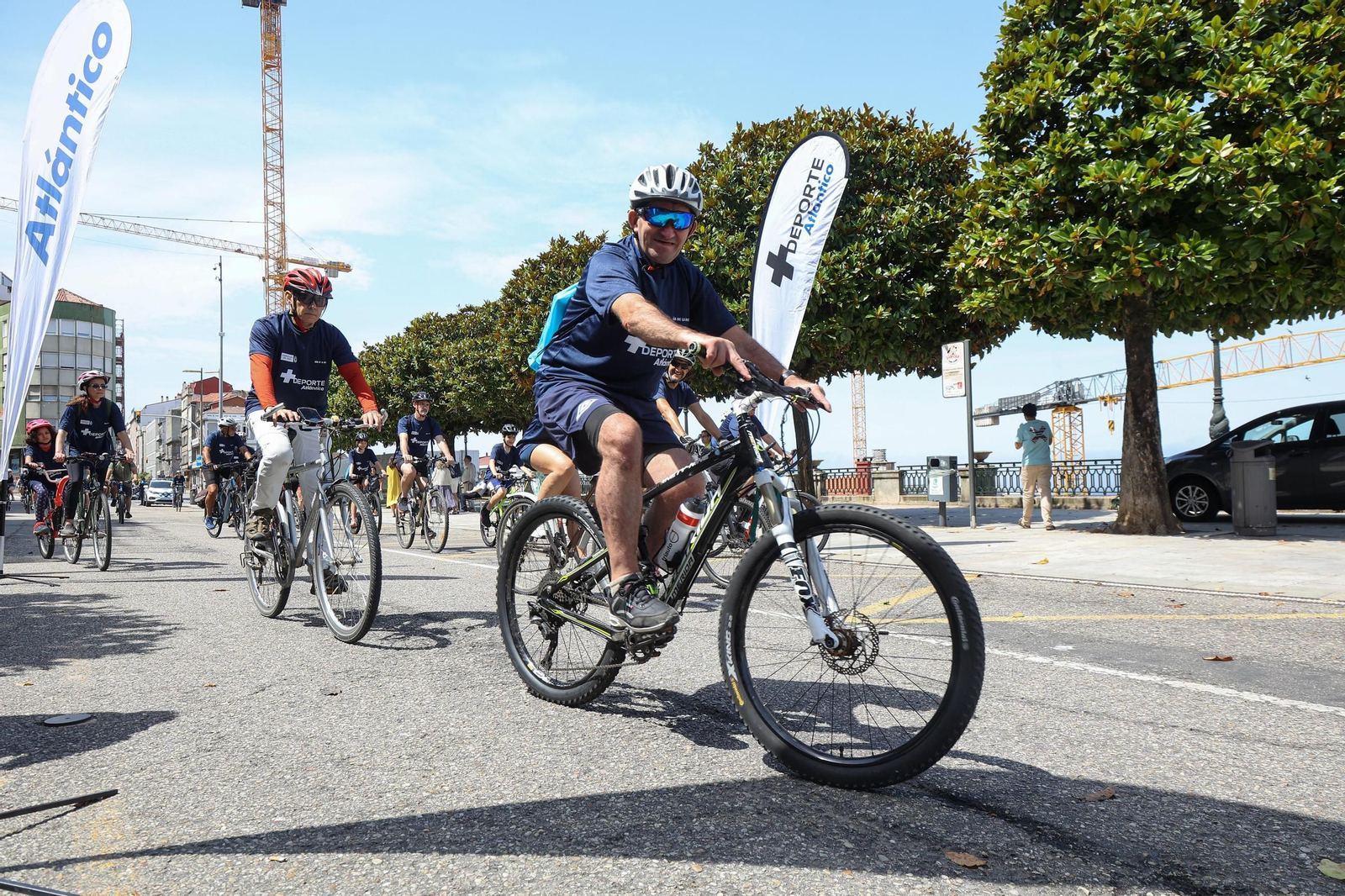 Galería | El ciclismo toma Vigo con la primera edición del Día de la Bici de Atlántico