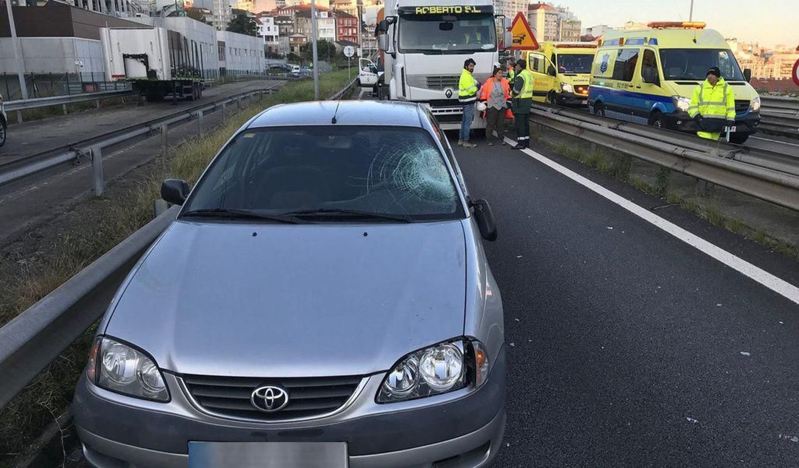 El suceso se produjo a primera hora de la mañana en el acceso a la autopista desde Vigo.