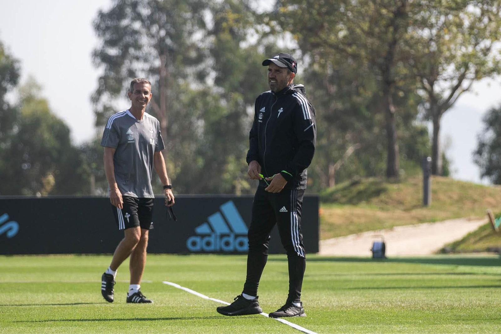 El entrenador del Celta, Eduardo Coudet, durante el entrenamiento de ayer.