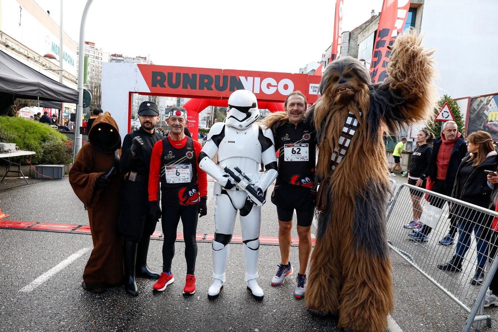 Personajes de Star Wars se colaron en la carrera Calvario 5+5.