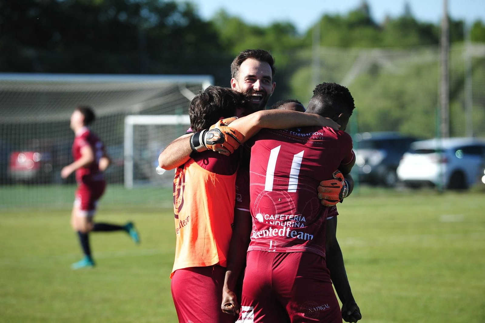 El Cented celebrando la victoria.