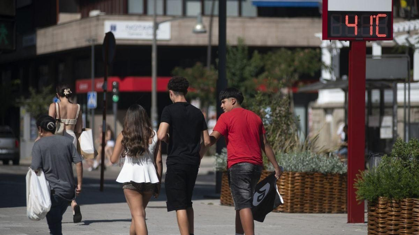 Pocos se atrevierona salir a la calle en hora punta.