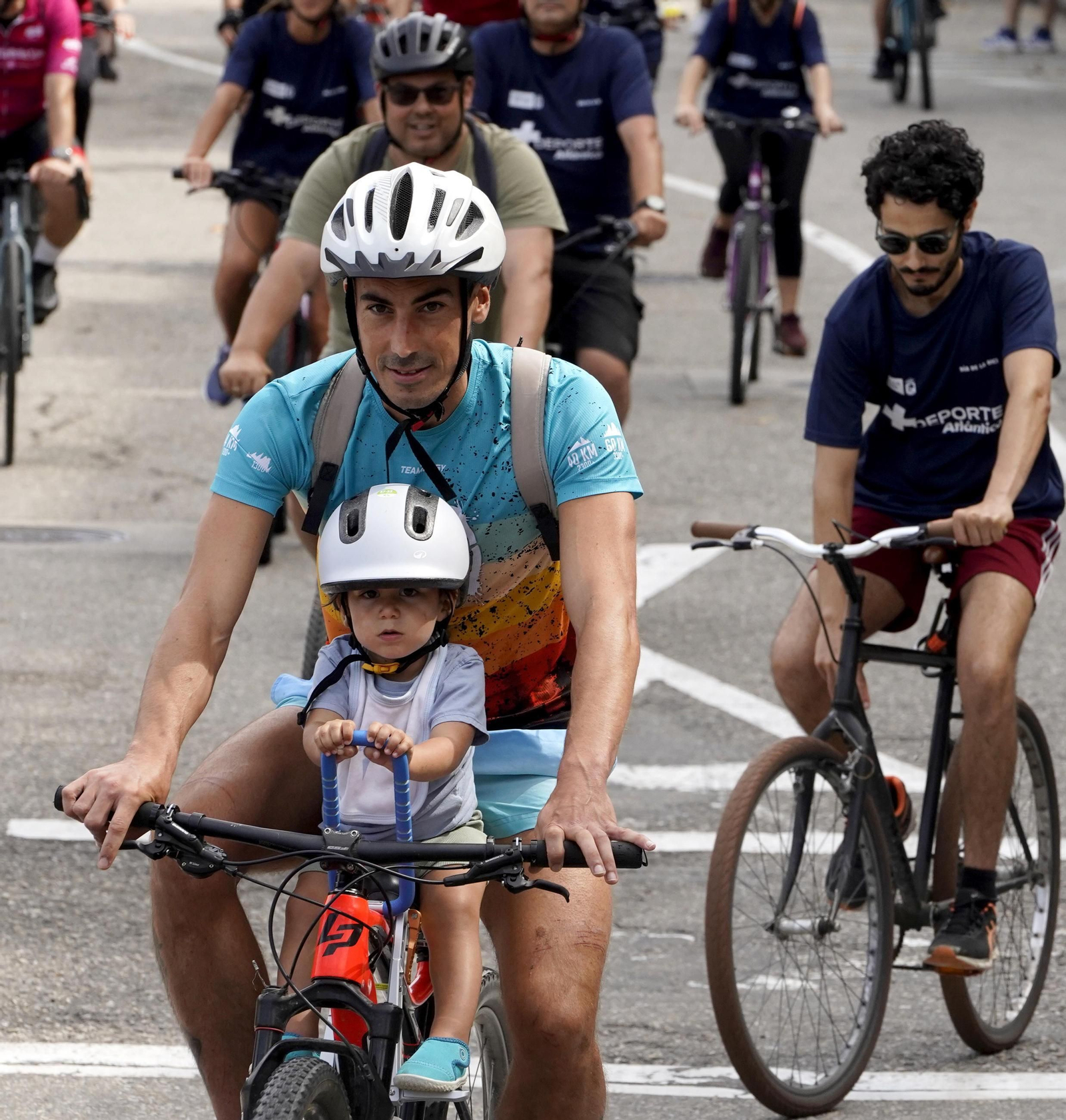 Galería | El ciclismo toma Vigo con la primera edición del Día de la Bici de Atlántico