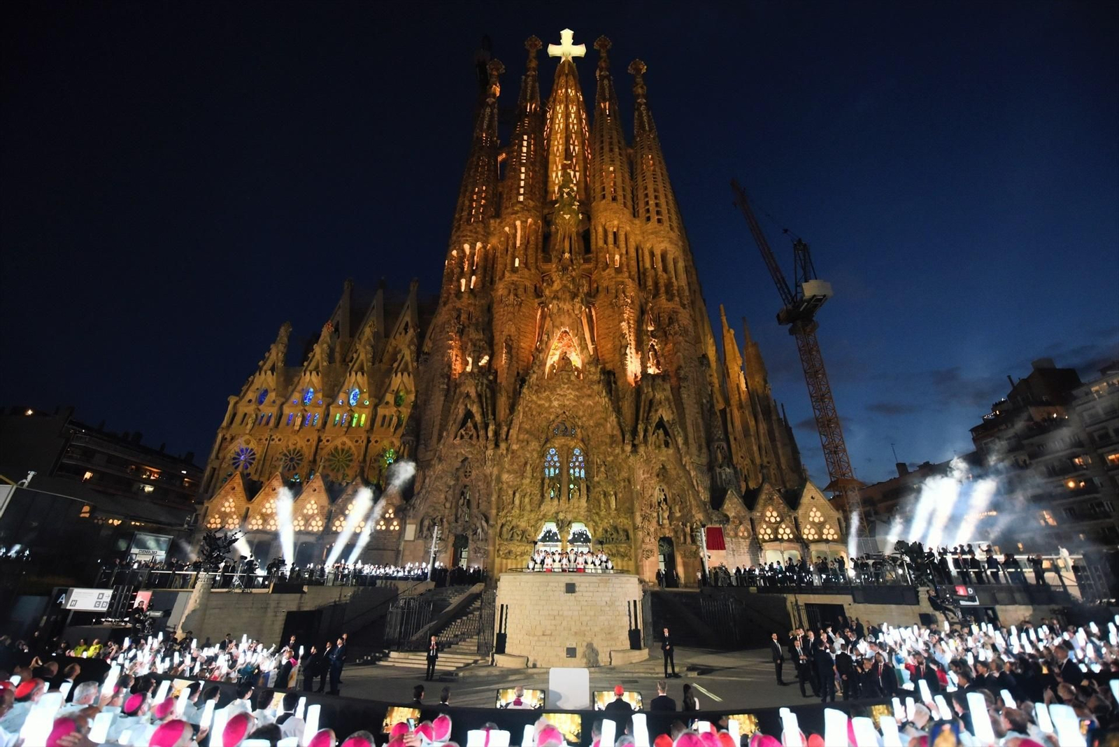 Galería | El papa León XIV se despide de Barcelona: misa y bendición en la Sagrada Familia