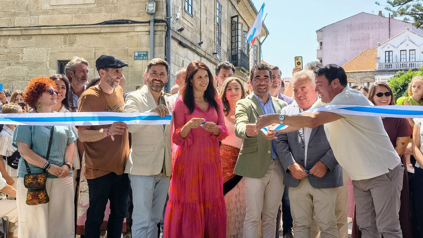 María José Gómez, Luis López e Samuel Lago cortaron a cinta da inauguración da festa.