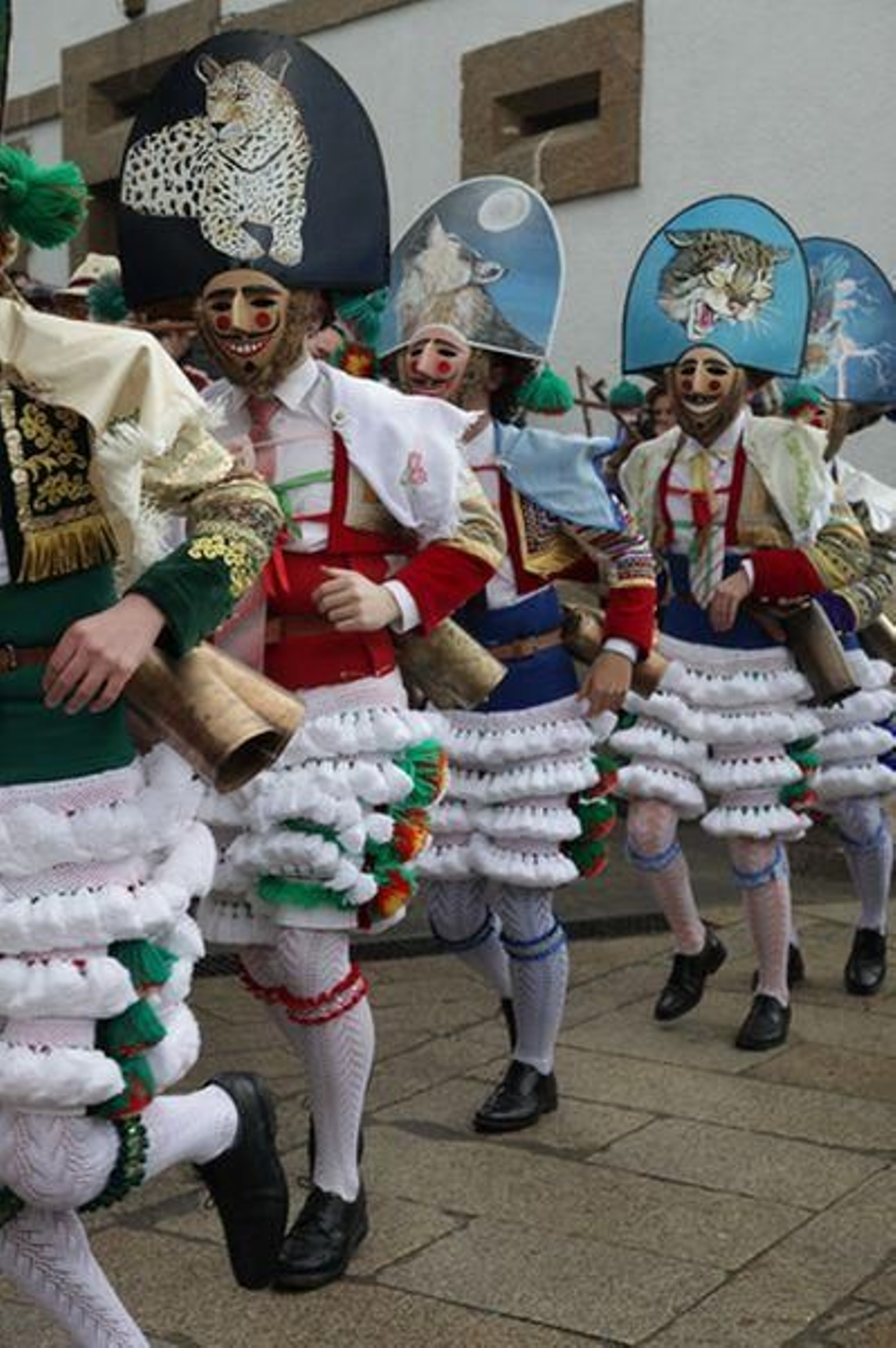 Laza recibe a los peliqueiros con bica y licor café