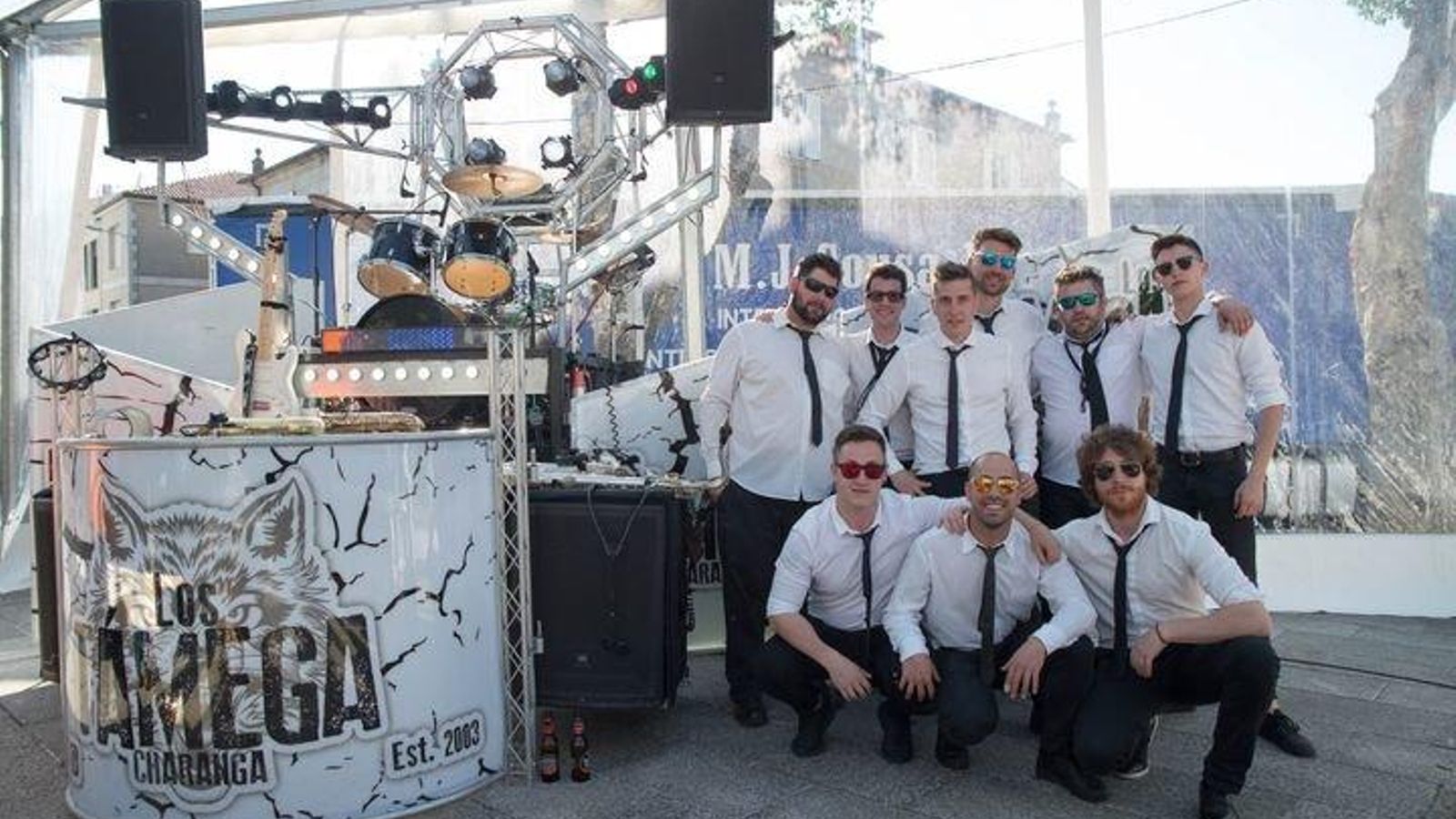 BANDE (PRAZA MAIOR). 27/05/2018. OURENSE. Comida popular para celebrar la XLVII Festa do Peixe de Bande, con la actuación musical de la charanga Támega. FOTO: ÓSCAR PINAL.