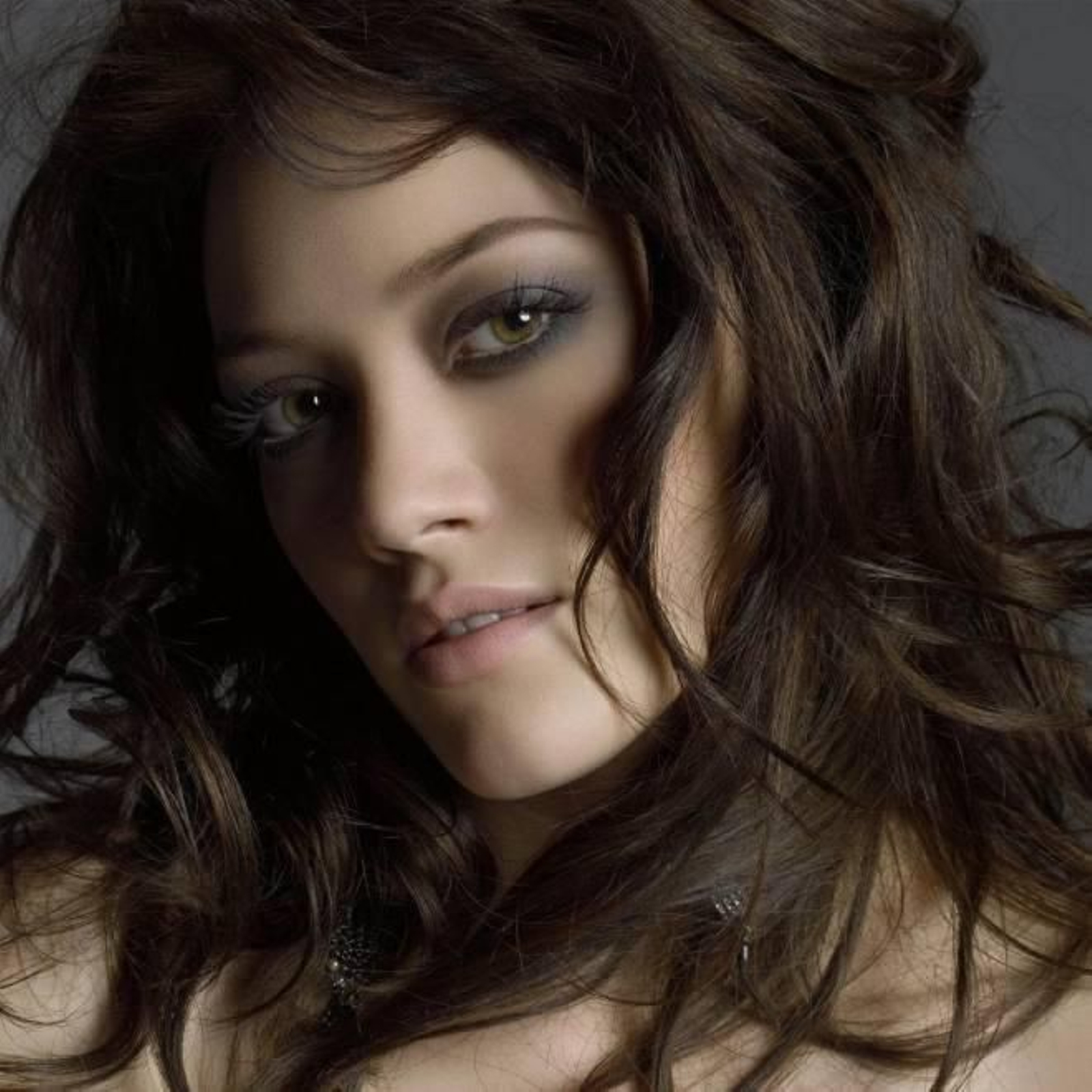 Hilary Duff con maquillaje