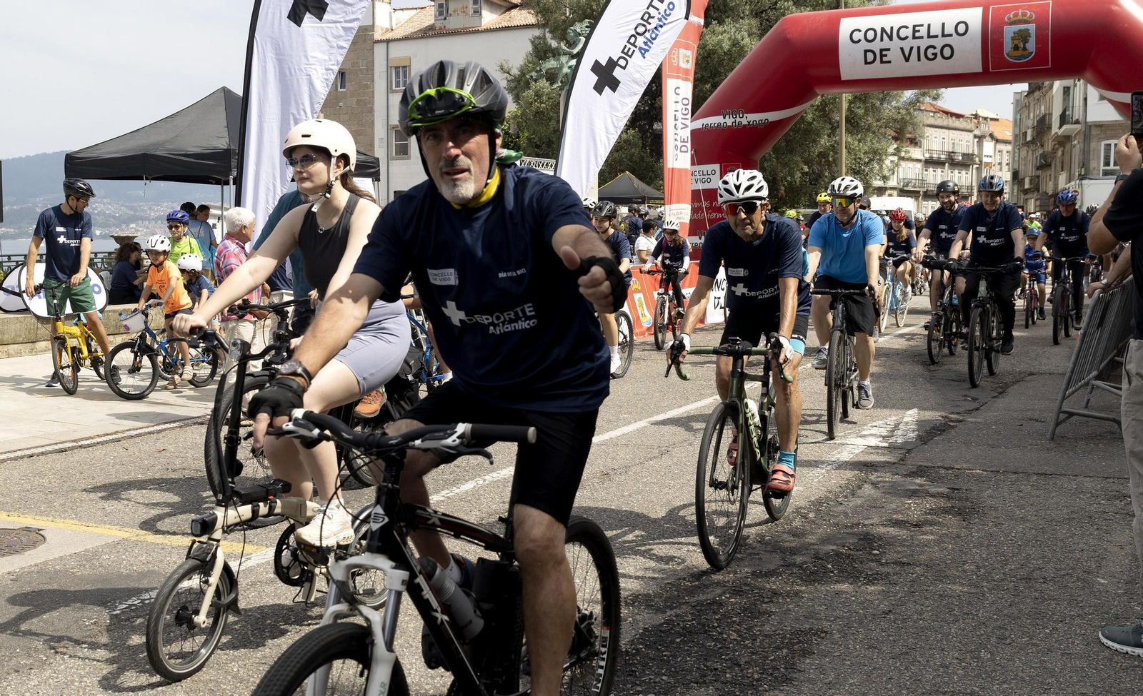 Galería | El ciclismo toma Vigo con la primera edición del Día de la Bici de Atlántico
