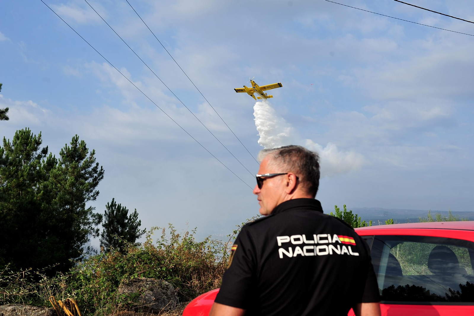 Galería | Despliegue de medios para extinguir un incendio en Rante