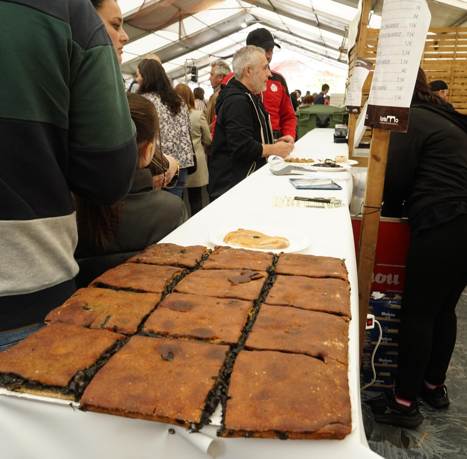 Galería | Un domingo en Redondela entre choco y Revilla