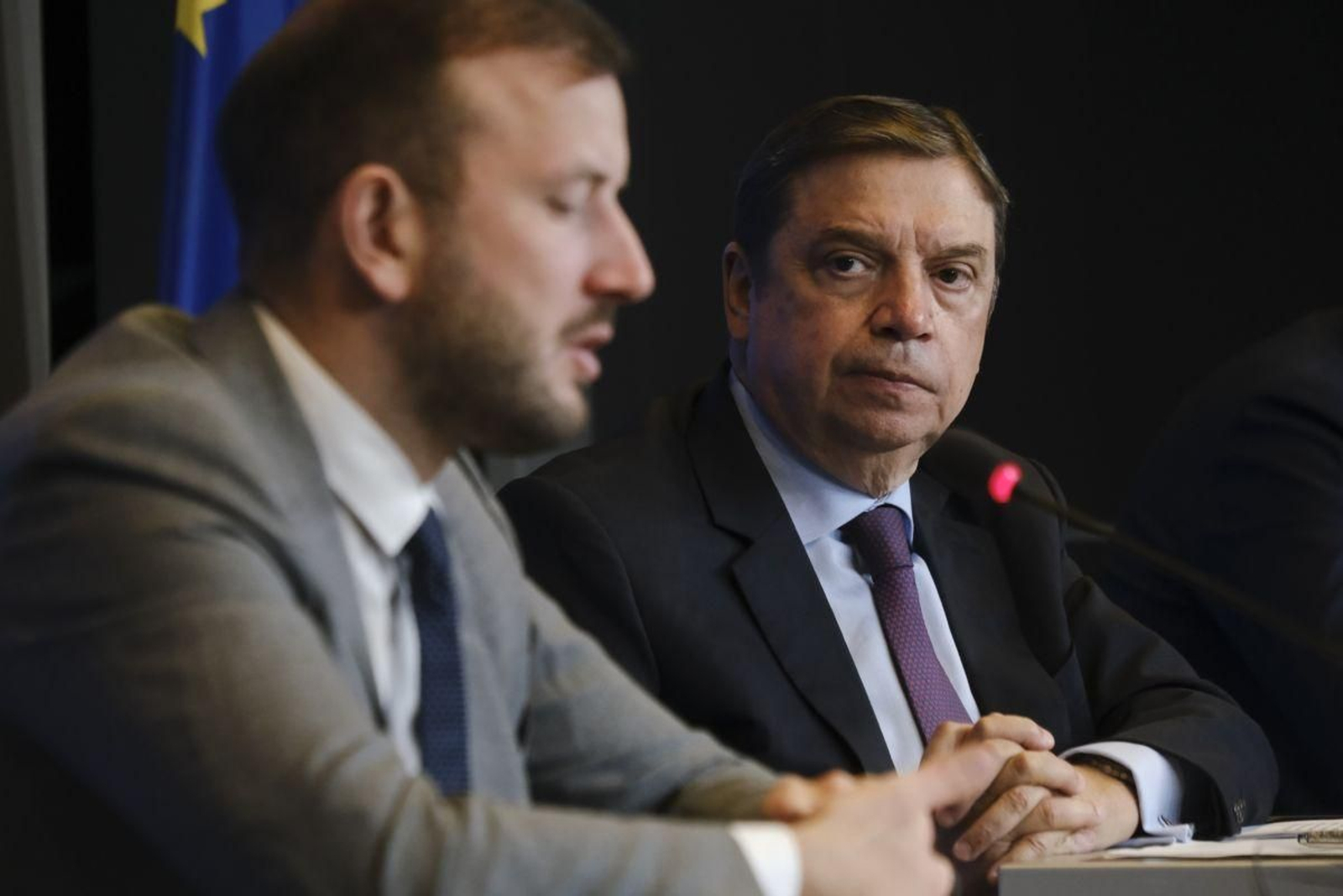 El comisario Virginijus Sinkevicius y el ministro Luis Planas, ayer en Luxemburgo.