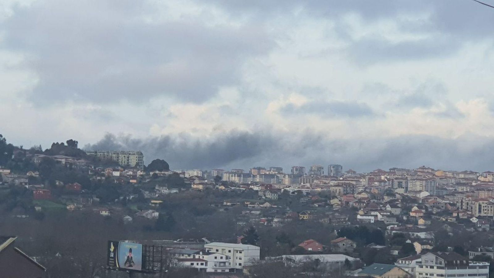 Incendio en un edificio de Navia, Vigo. // Jorge Landín