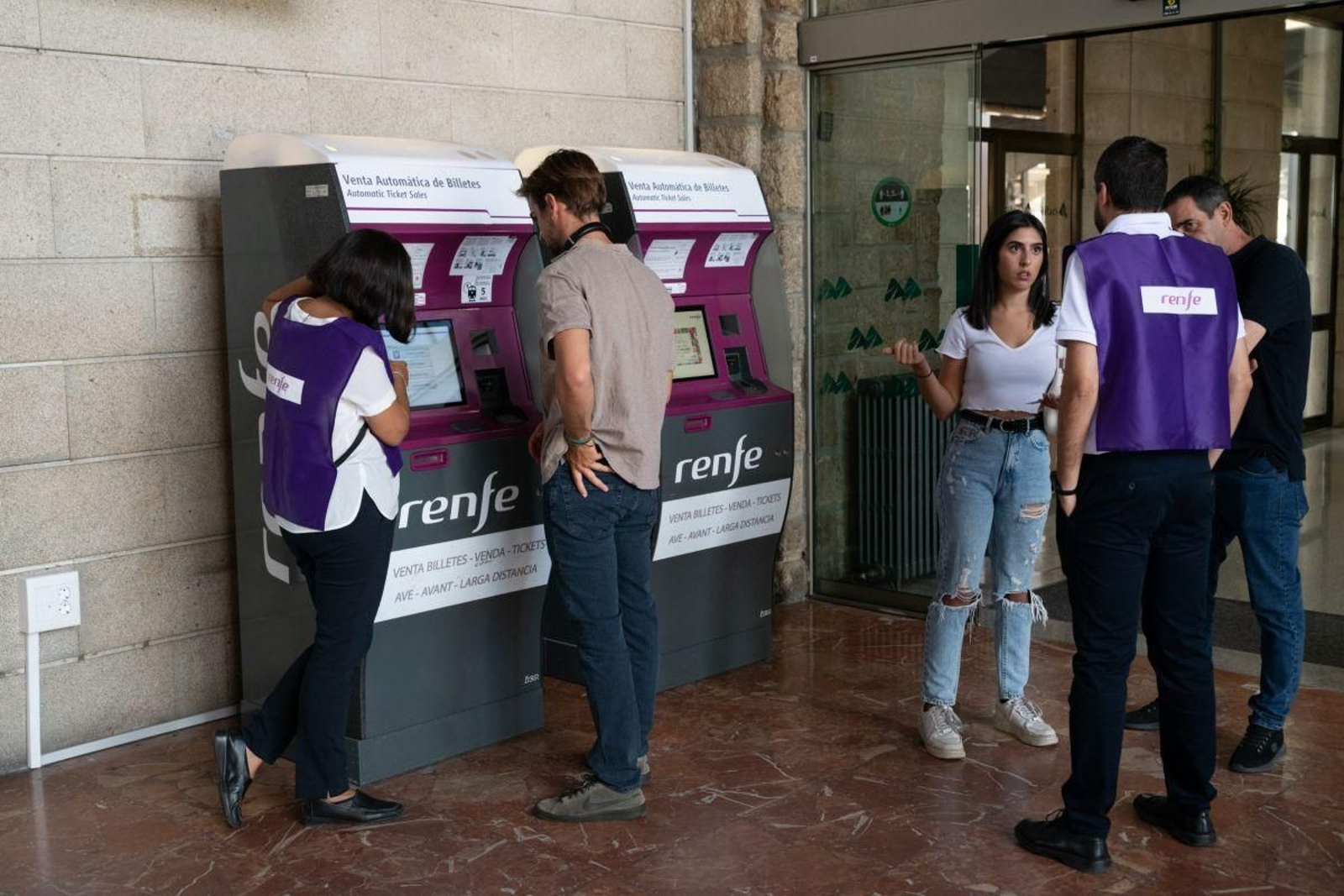 Los usuarios de los Avant a Santiago y A Coruña serán los grandes beneficiados del nuevo abono.