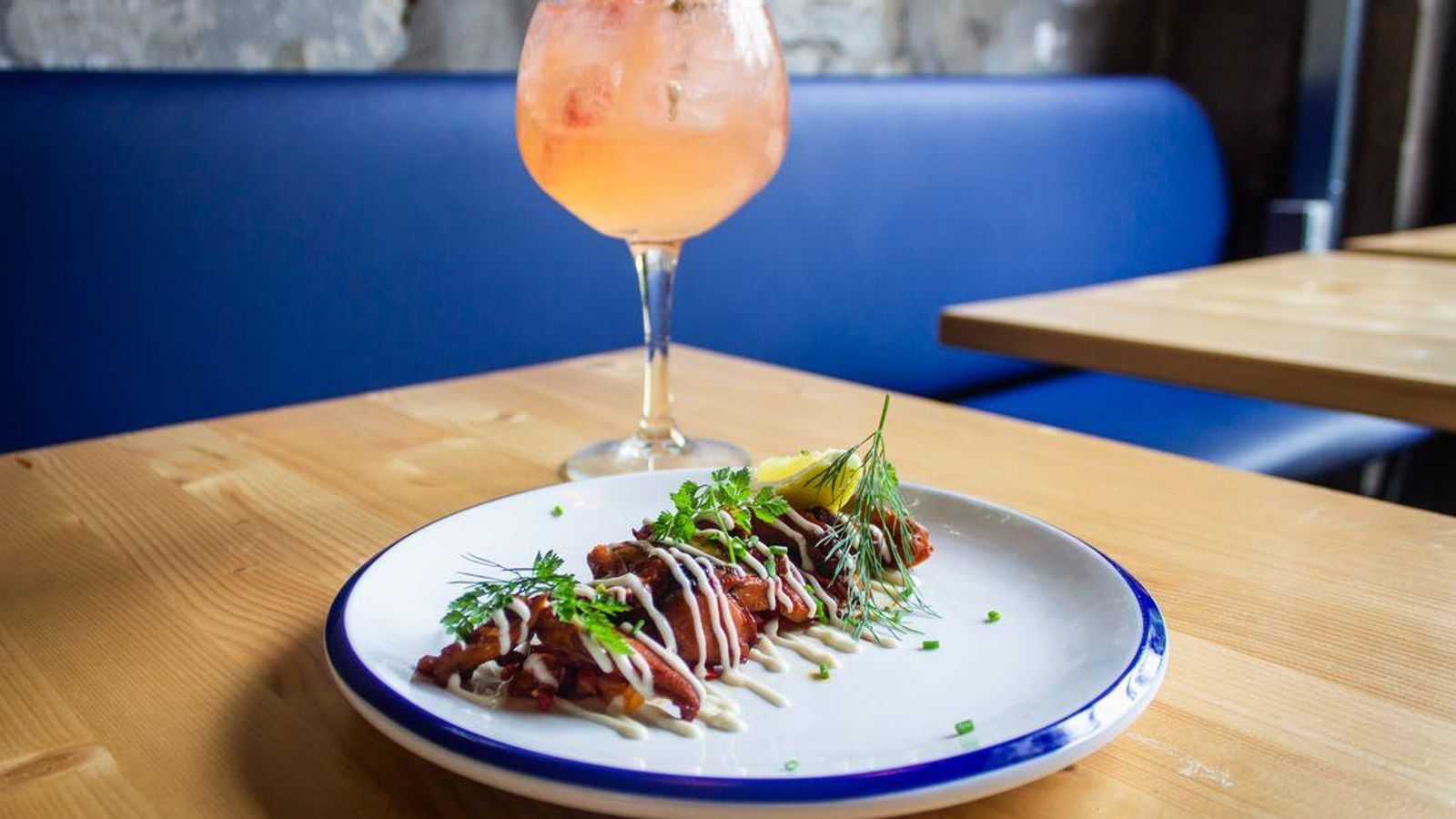 louis-hansel-shotsoflouis-39s0TOHAGwk-unsplash_resultado