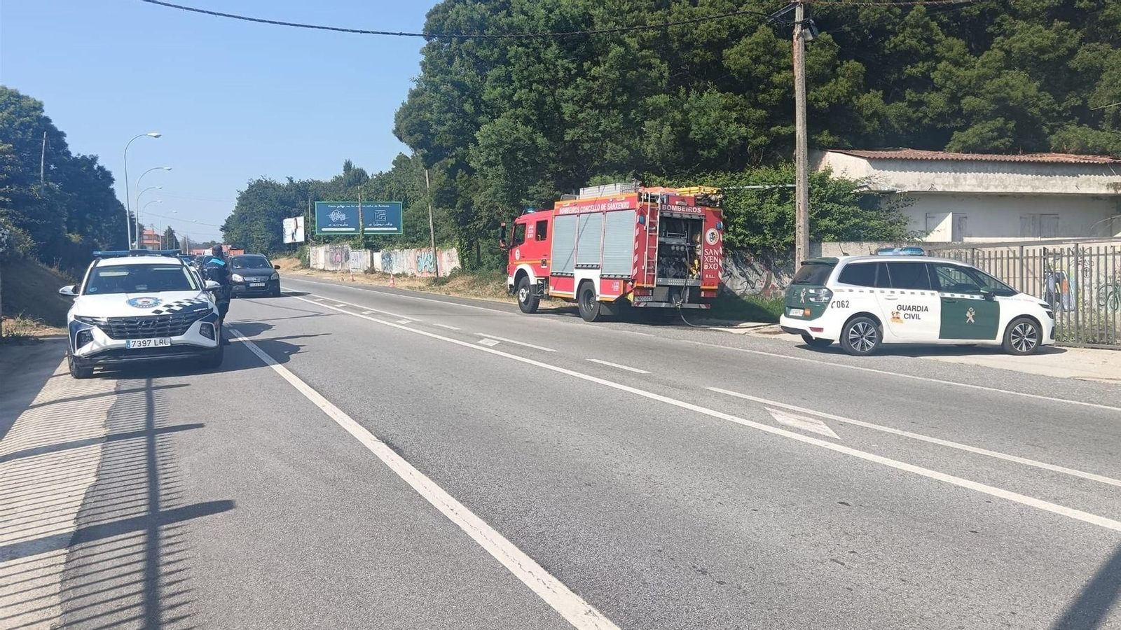 Arde una casa abandonada en Sanxenxo.