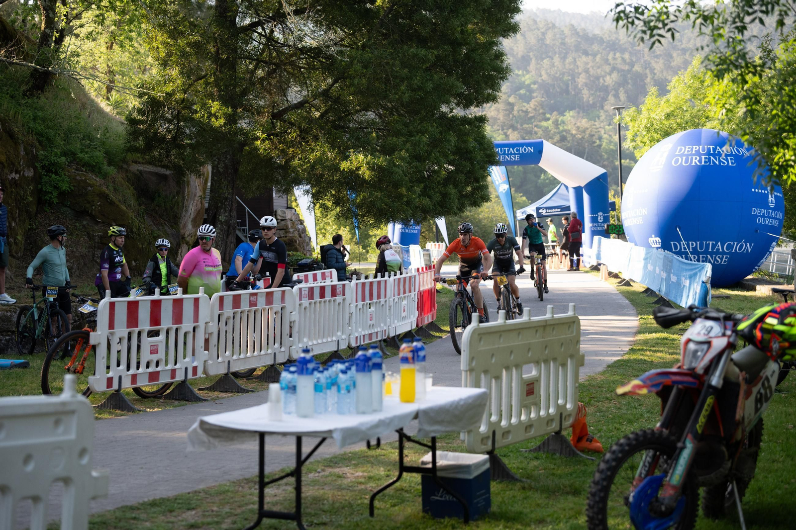 Galería | La segunda edición de la BTT Resistencia en Ourense arranca en Arnoia, en imágenes