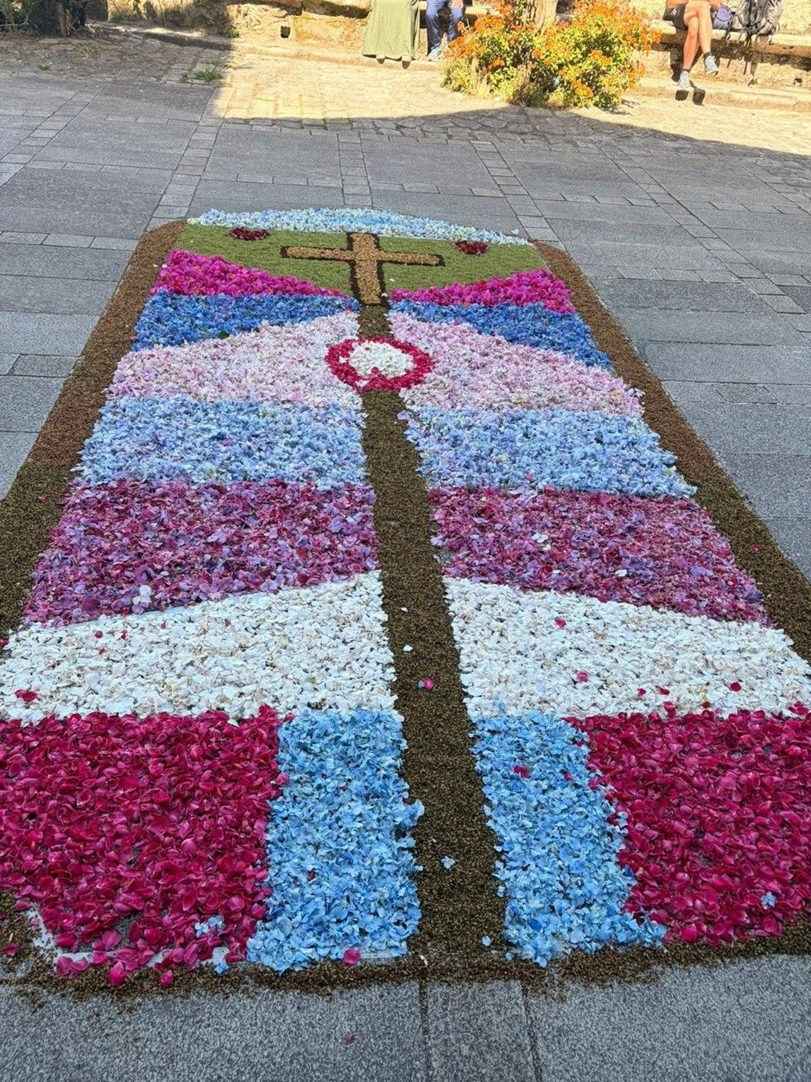 Alfombras florales y procesión del Corpus en Bouzas.