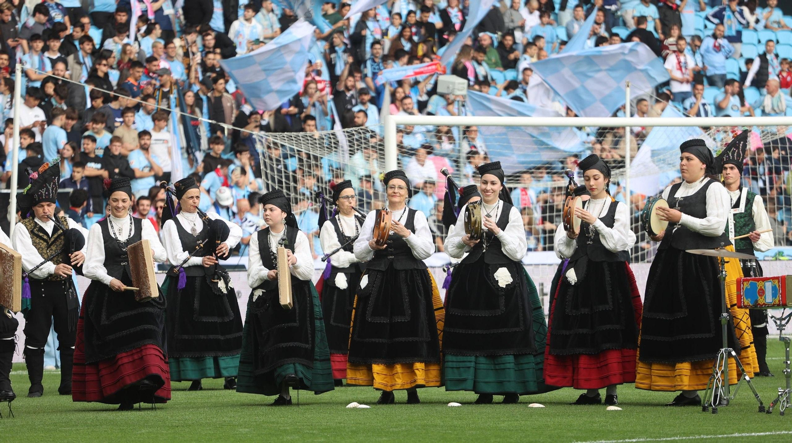 Galería | El Celta cae en casa ante el Levante