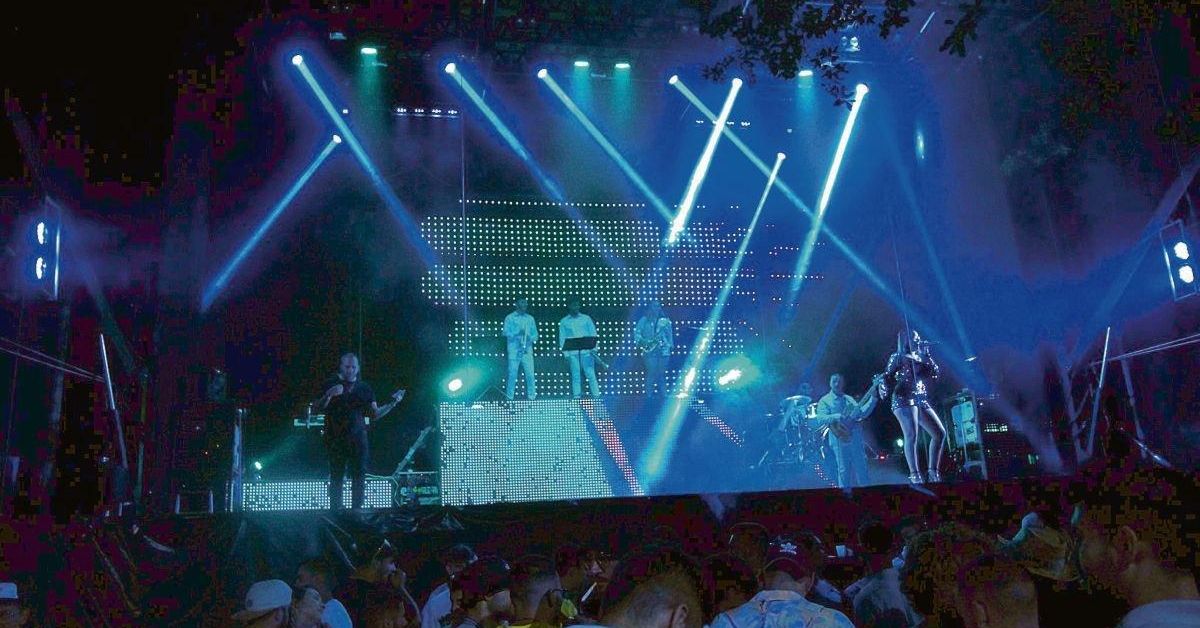 Matama Fiestas en Matamá (Laza): procesión, música y fiesta de la espuma