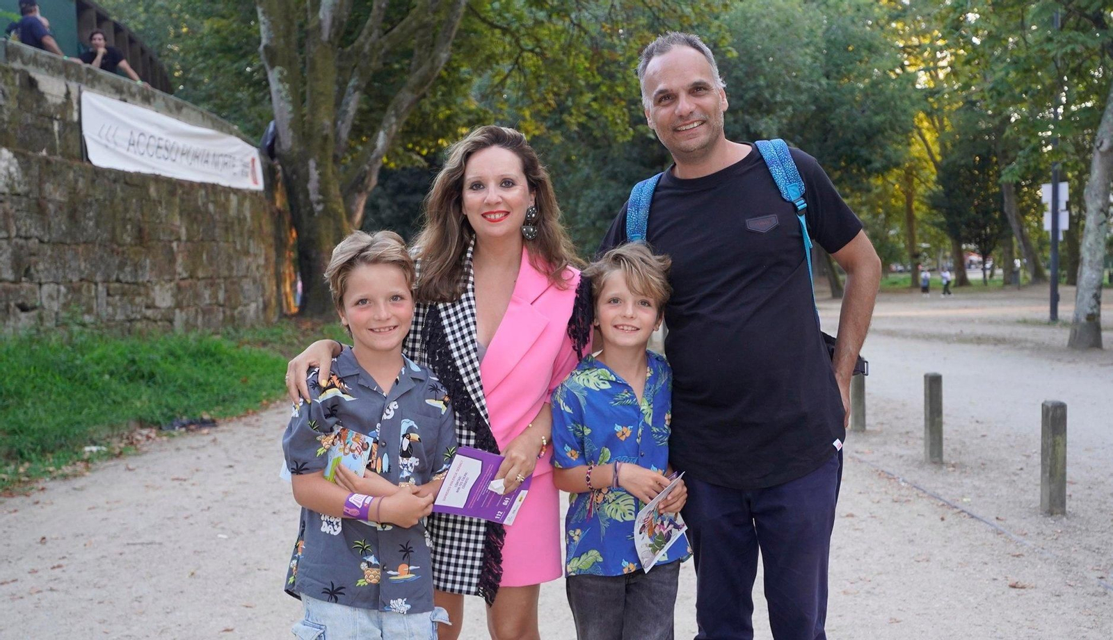 Asistentes al concierto de Víctor Manuel.