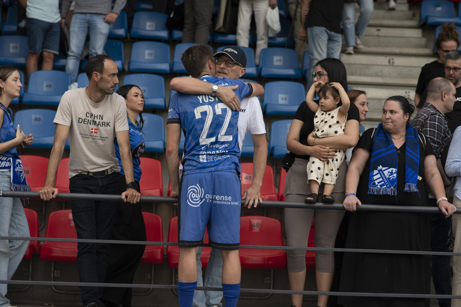 Galería | La tristeza invade O Couto con el descenso del Ourense CF