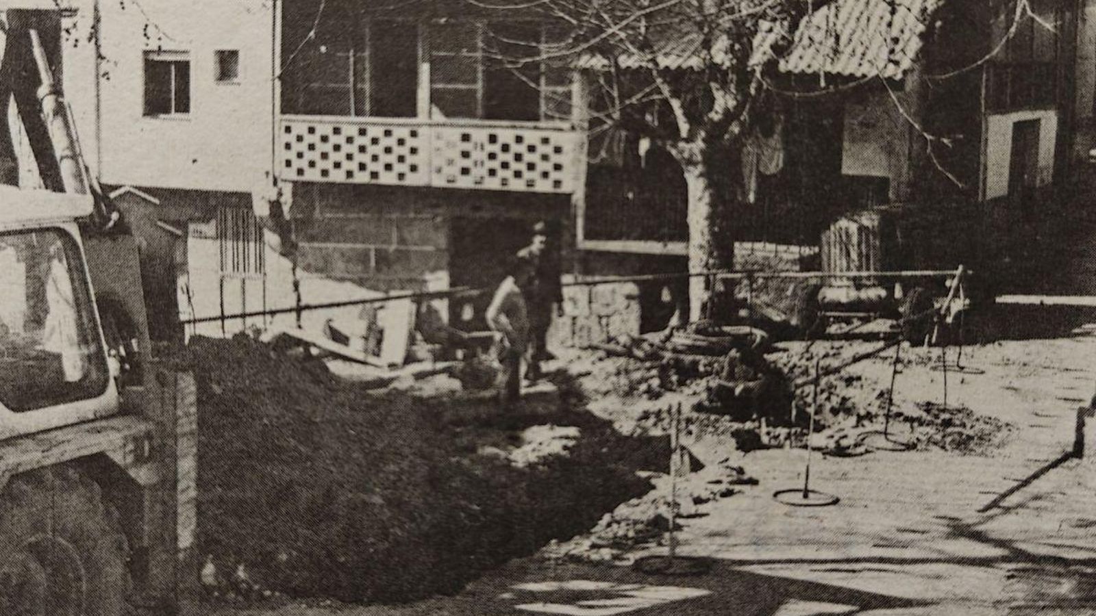 Boquetes causados en la plazoleta de Rairo.