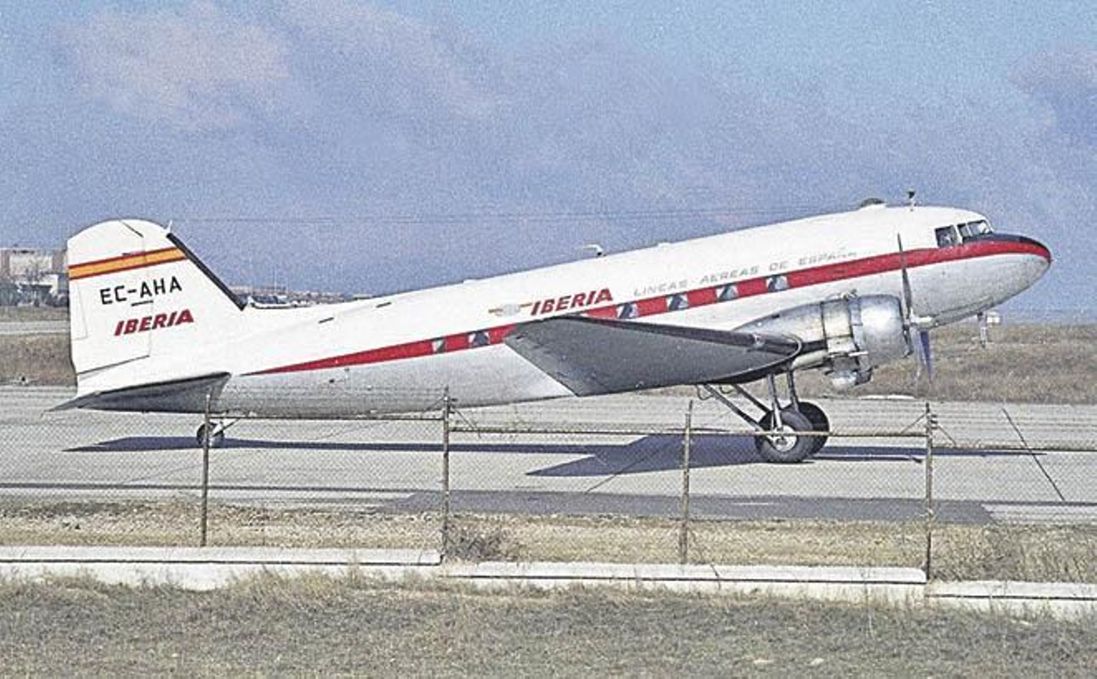 DC-3 de la compañía Iberia. (Foto: Antonio Camarasa)