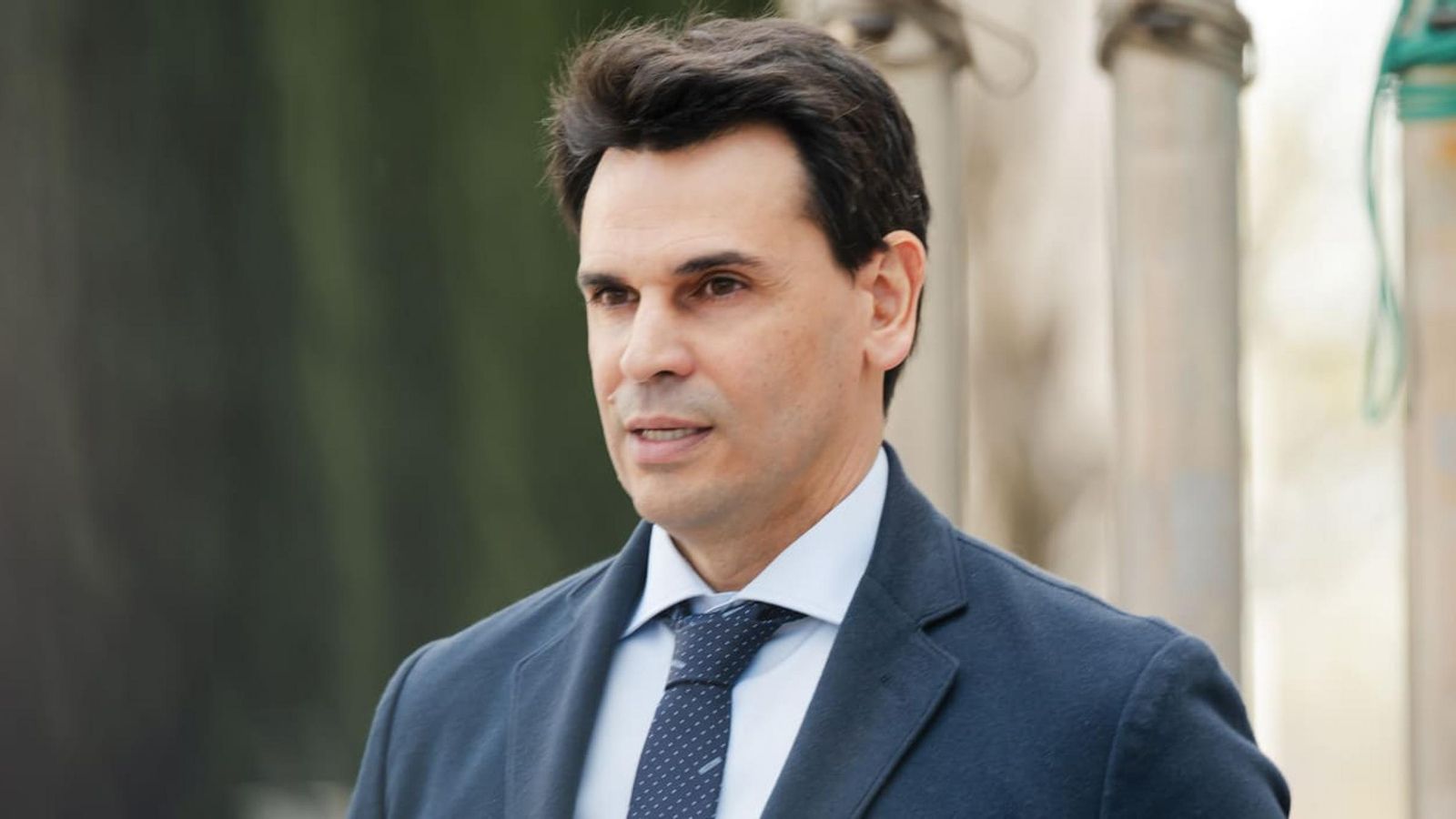 Alberto González Amador.