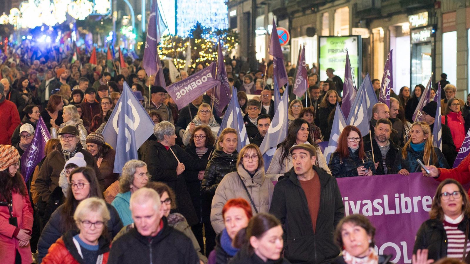 Galería | Vigo se une contra la violencia de género en el 25N